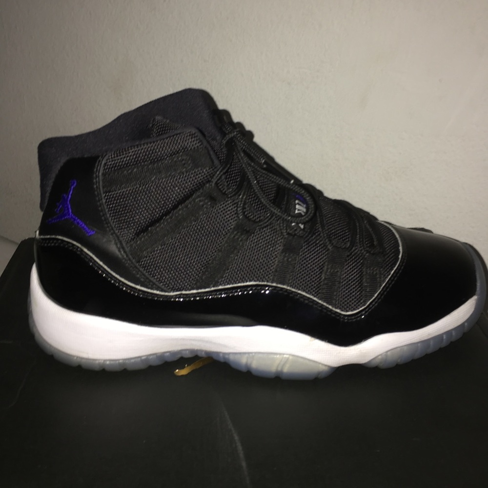 AIR JORDAN 11 Retro “Space Jam” size 6.5 youth